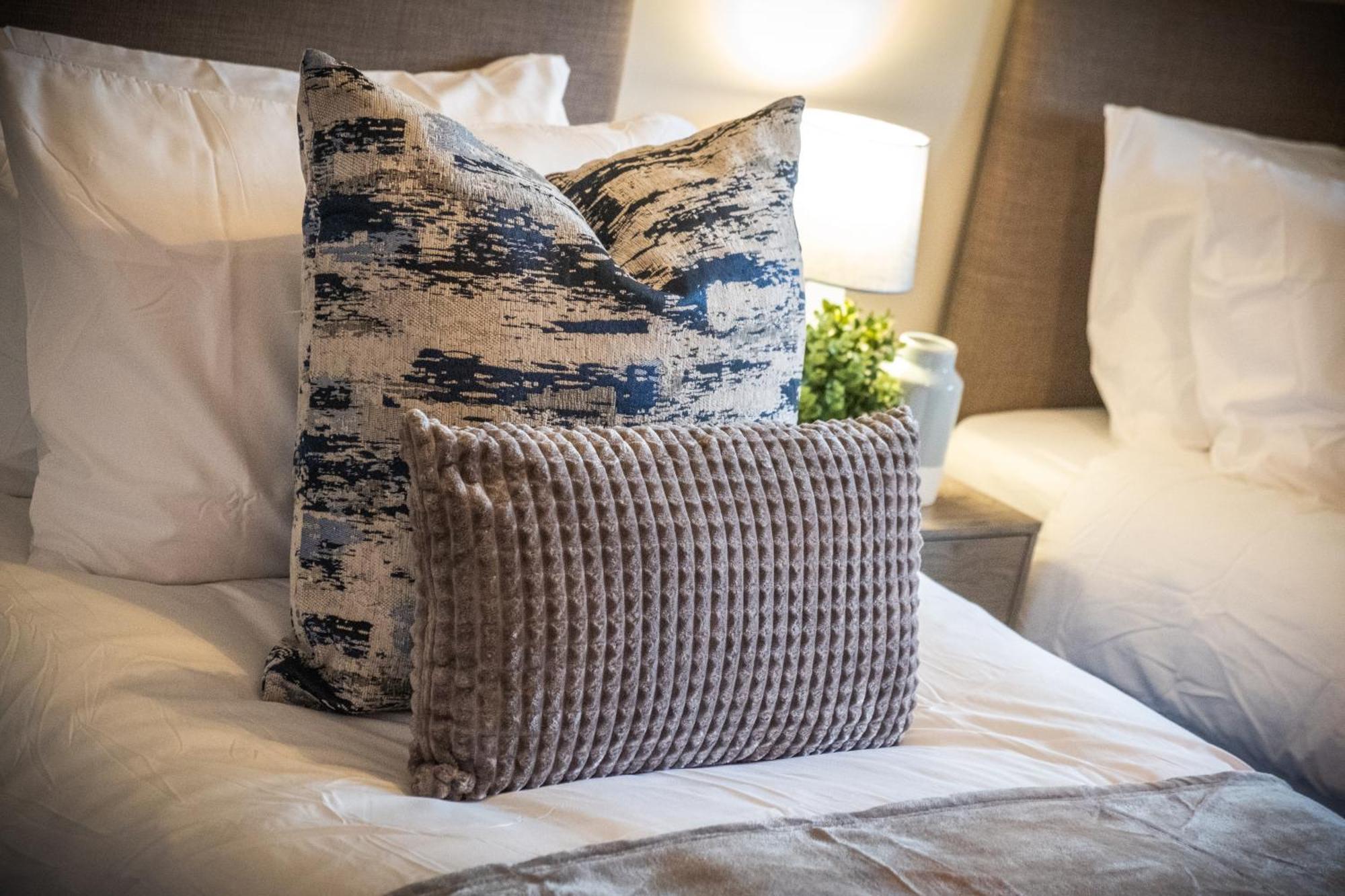 Mk 2-Bedroom Contractor'S Gem, 5 Beds, Sleeps 6, Free Parking Milton Keynes Exteriör bild