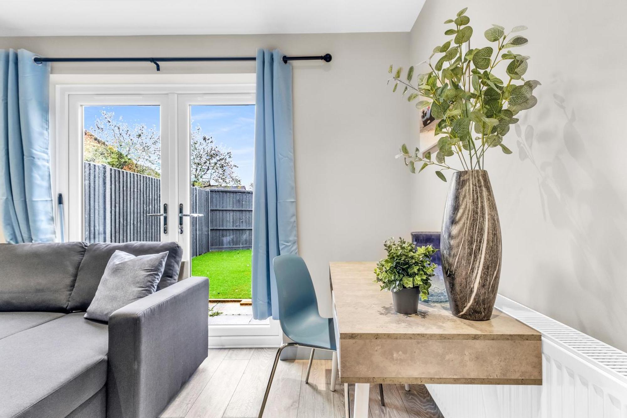 Mk 2-Bedroom Contractor'S Gem, 5 Beds, Sleeps 6, Free Parking Milton Keynes Exteriör bild