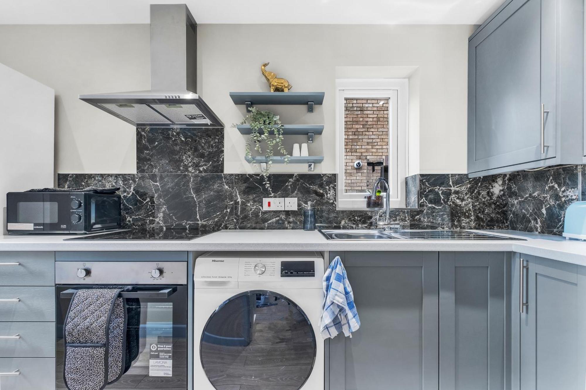 Mk 2-Bedroom Contractor'S Gem, 5 Beds, Sleeps 6, Free Parking Milton Keynes Exteriör bild